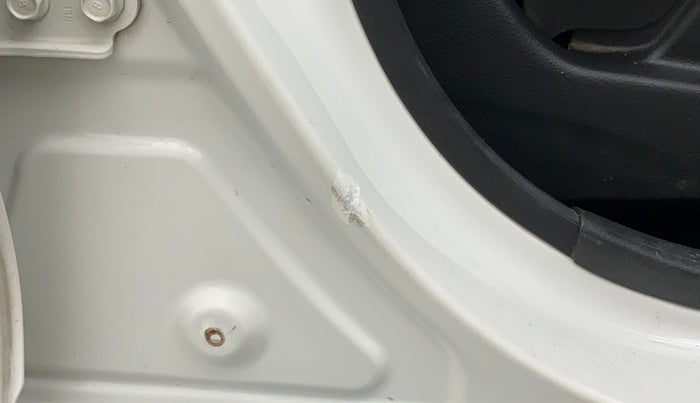 2016 Hyundai Eon ERA +, Petrol, Manual, 59,422 km, Right B pillar - Slightly rusted