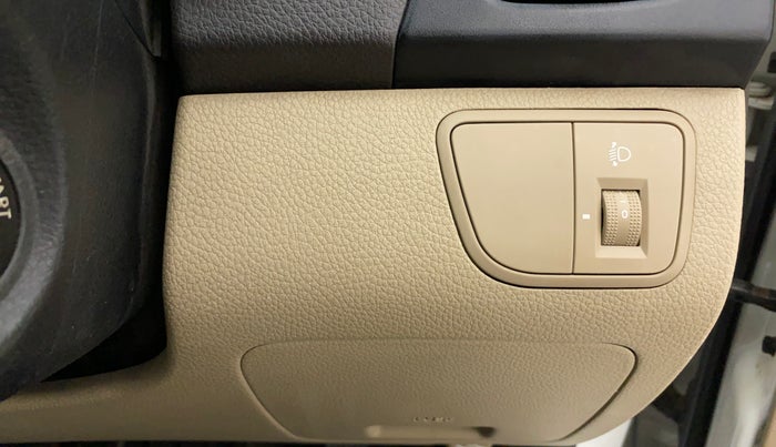 2016 Hyundai Eon ERA +, Petrol, Manual, 59,422 km, Dashboard - Headlight height adjustment not working