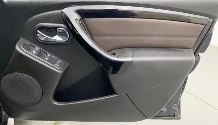 2017 Nissan Terrano XV PREMIUM 110 PS AMT DEISEL, Diesel, Automatic, 51,010 km, Driver Side Door Panels Control