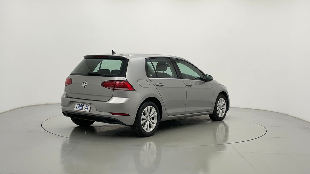 Right Back Diagonal (45- Degree) View