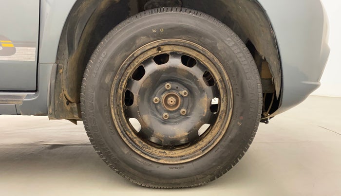 2015 Nissan Terrano XE (D), Diesel, Manual, 94,647 km, Right Front Wheel