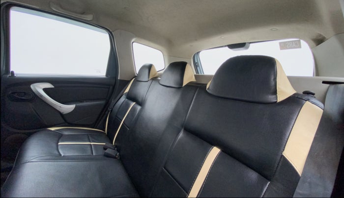 2015 Nissan Terrano XE (D), Diesel, Manual, 94,647 km, Right Side Rear Door Cabin