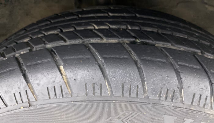 2014 Maruti Ritz ZXI, Petrol, Manual, 28,995 km, Right Front Tyre Tread