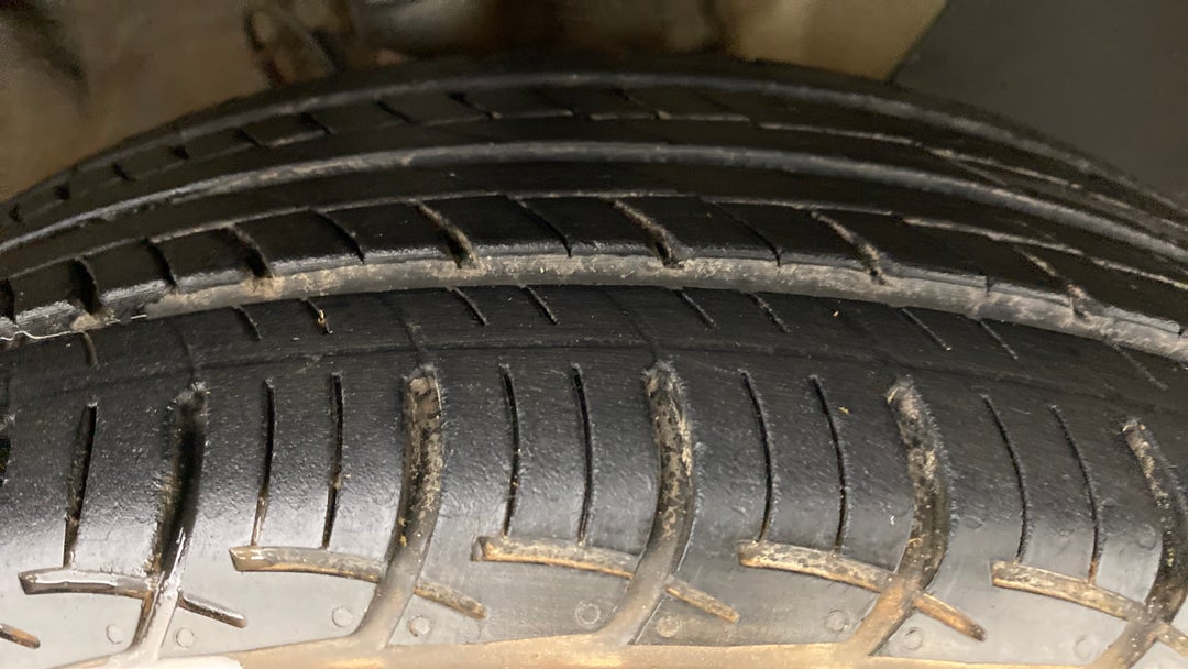 Right Front Tyre Tread