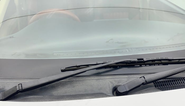 2021 Toyota YARIS G MT, Petrol, Manual, 23,747 km, Front windshield - Minor spot on windshield