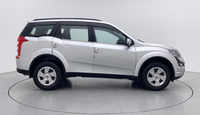 2017 Mahindra XUV500 W6 AT, Diesel, Automatic, 33,776 km, Right Side View