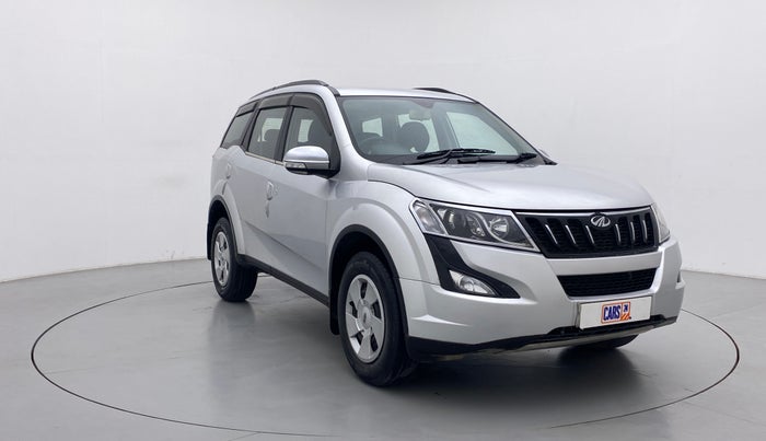 2017 Mahindra XUV500 W6 AT, Diesel, Automatic, 33,776 km, Right Front Diagonal