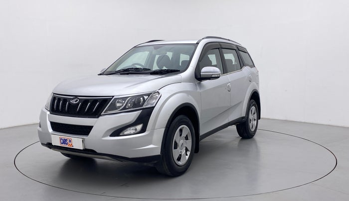 2017 Mahindra XUV500 W6 AT, Diesel, Automatic, 33,776 km, Left Front Diagonal