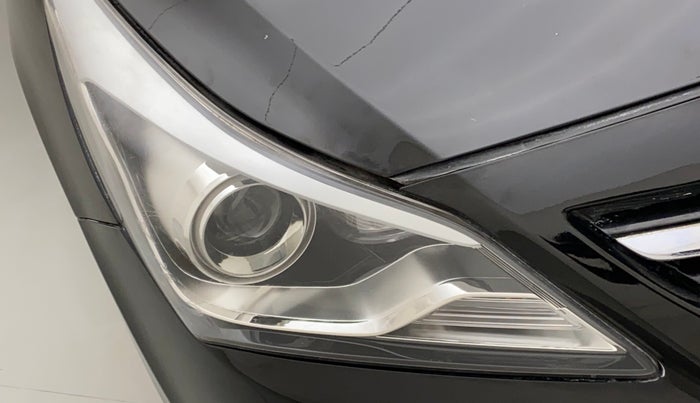 2017 Hyundai Verna 1.6 VTVT SX, Petrol, Manual, 47,619 km, Right headlight - Minor scratches