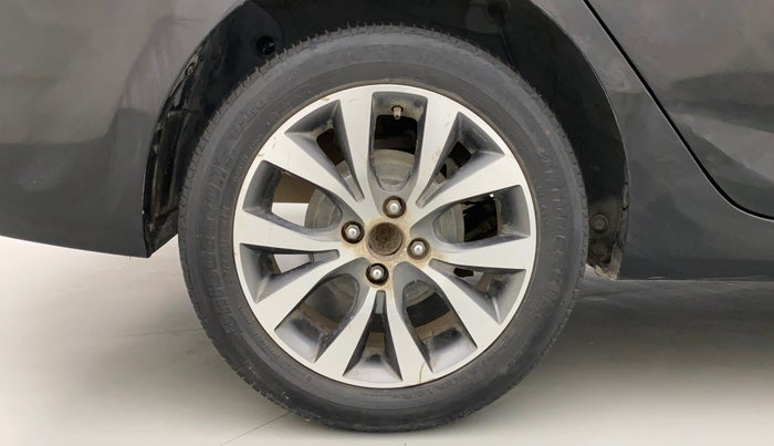 2017 Hyundai Verna 1.6 VTVT SX, Petrol, Manual, 47,619 km, Right Rear Wheel