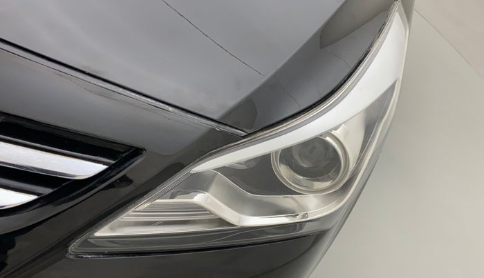 2017 Hyundai Verna 1.6 VTVT SX, Petrol, Manual, 47,619 km, Left headlight - Minor scratches