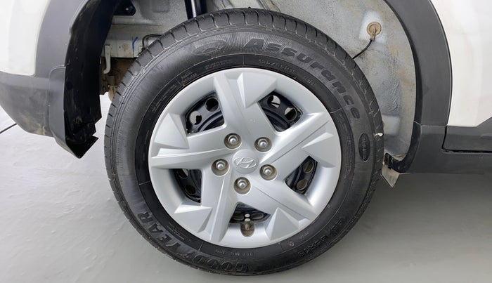 2022 Hyundai VENUE S MT 1.2 KAPPA, Petrol, Manual, 7,630 km, Right Rear Wheel