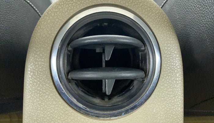 2014 Nissan Terrano XV D THP PREMIUM 110 PS, Diesel, Manual, 90,186 km, Rear AC Vents
