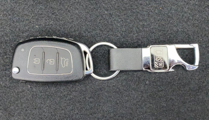 2013 Hyundai i20 MAGNA (O) 1.2, Petrol, Manual, 33,850 km, Key Close Up