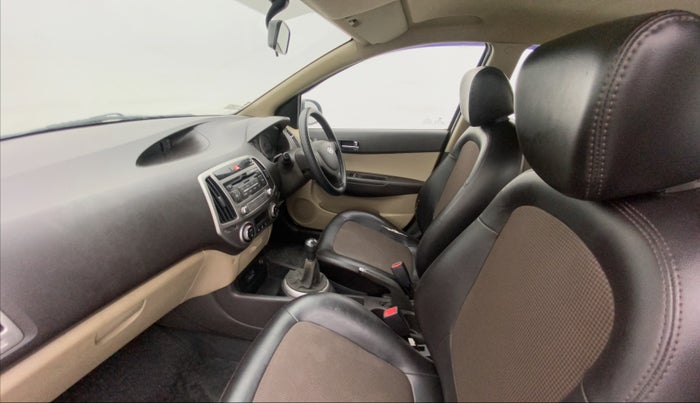 2013 Hyundai i20 MAGNA (O) 1.2, Petrol, Manual, 33,850 km, Right Side Front Door Cabin