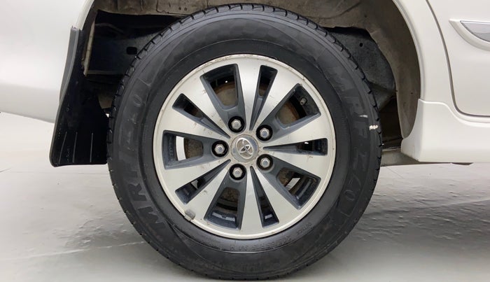 2015 Toyota Innova 2.5 VX 8 STR BS IV, Diesel, Manual, 1,66,882 km, Right Rear Wheel