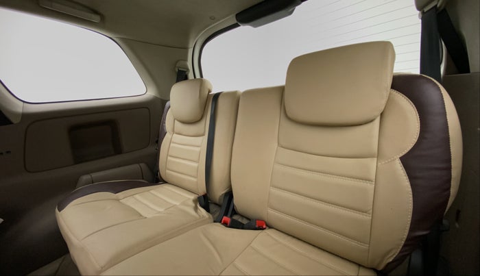 2015 Toyota Innova 2.5 VX 8 STR BS IV, Diesel, Manual, 1,66,882 km, Third Seat Row ( optional )