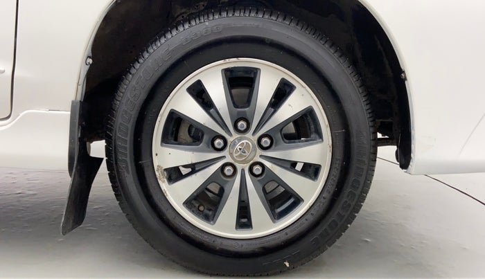2015 Toyota Innova 2.5 VX 8 STR BS IV, Diesel, Manual, 1,66,882 km, Right Front Wheel