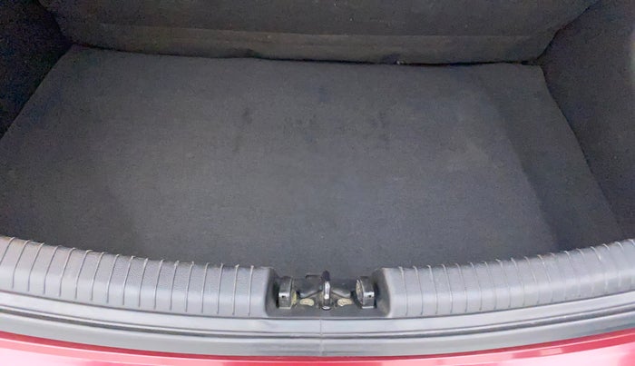 2013 Hyundai Grand i10 SPORTZ 1.2 KAPPA VTVT, Petrol, Manual, 77,847 km, Boot Inside