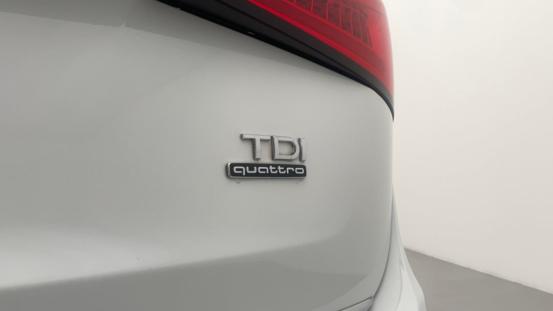 Badge (Boot Right Side)