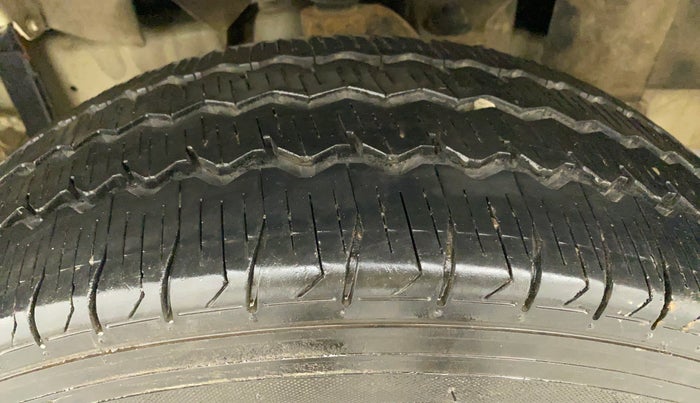 2022 Mahindra Bolero B4, Diesel, Manual, 60,148 km, Left Front Tyre Tread
