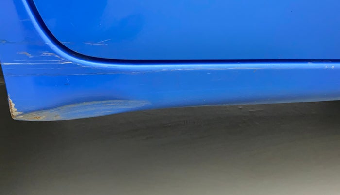 2013 Honda Brio S MT, Petrol, Manual, 76,756 km, Right running board - Minor scratches