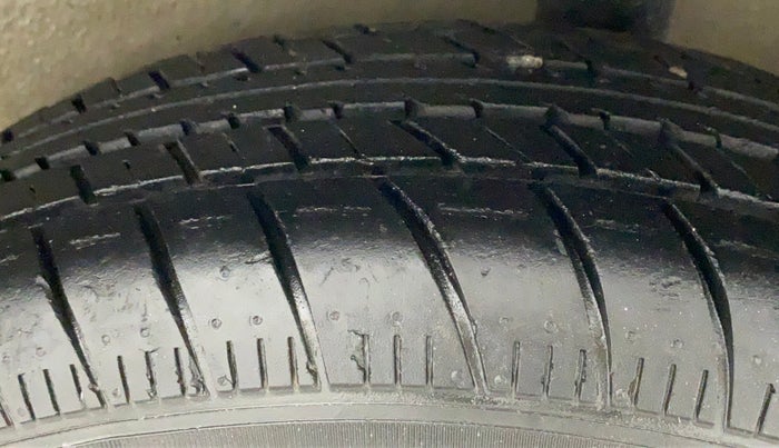 2015 Maruti Celerio LXI, Petrol, Manual, 32,625 km, Left Rear Tyre Tread