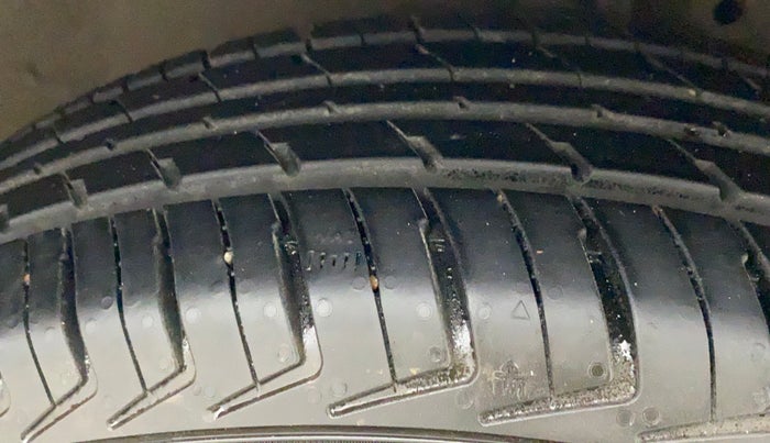 2015 Maruti Celerio LXI, Petrol, Manual, 32,625 km, Right Front Tyre Tread