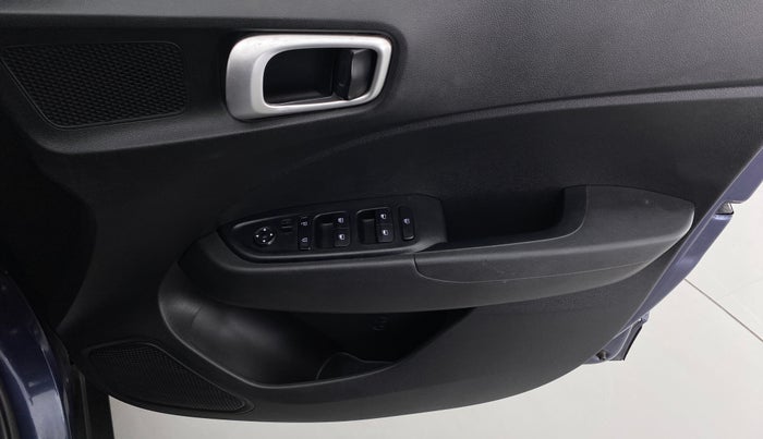 2020 Hyundai VENUE S MT 1.2 KAPPA, Petrol, Manual, 27,313 km, Driver Side Door Panels Control