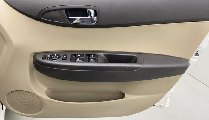 2014 Hyundai i20 ASTA 1.2, Petrol, Manual, 37,645 km, Driver Side Door Panels Control