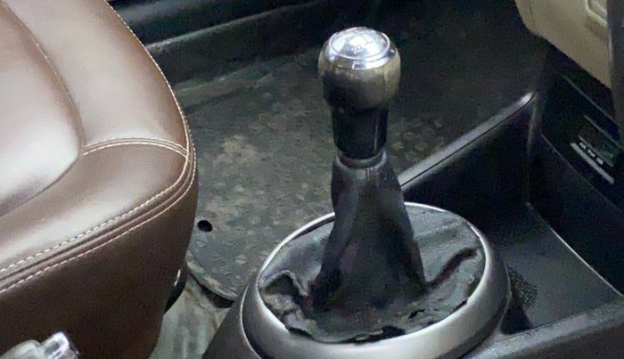2014 Hyundai i20 ASTA 1.2, Petrol, Manual, 37,645 km, Gear lever - Boot cover slightly torn