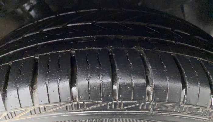 2014 Hyundai i20 ASTA 1.2, Petrol, Manual, 37,645 km, Left Front Tyre Tread