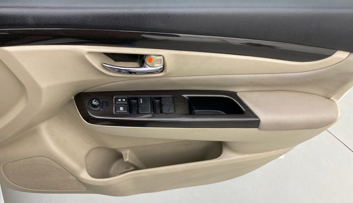 2015 Maruti Ciaz ZXI, Petrol, Manual, 45,748 km, Driver Side Door Panels Control