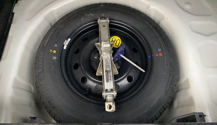 2019 Maruti Swift ZXI AMT, Petrol, Automatic, 22,388 km, Dicky (Boot door) - Tool missing