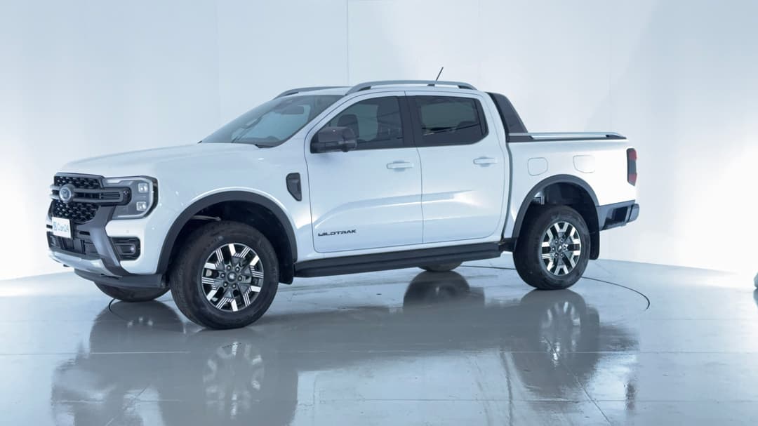 2025 Ford Ranger Phev Wildtrak (4x4), Automatic, 17887 km, Left Front Diagonal (45- Degree) View