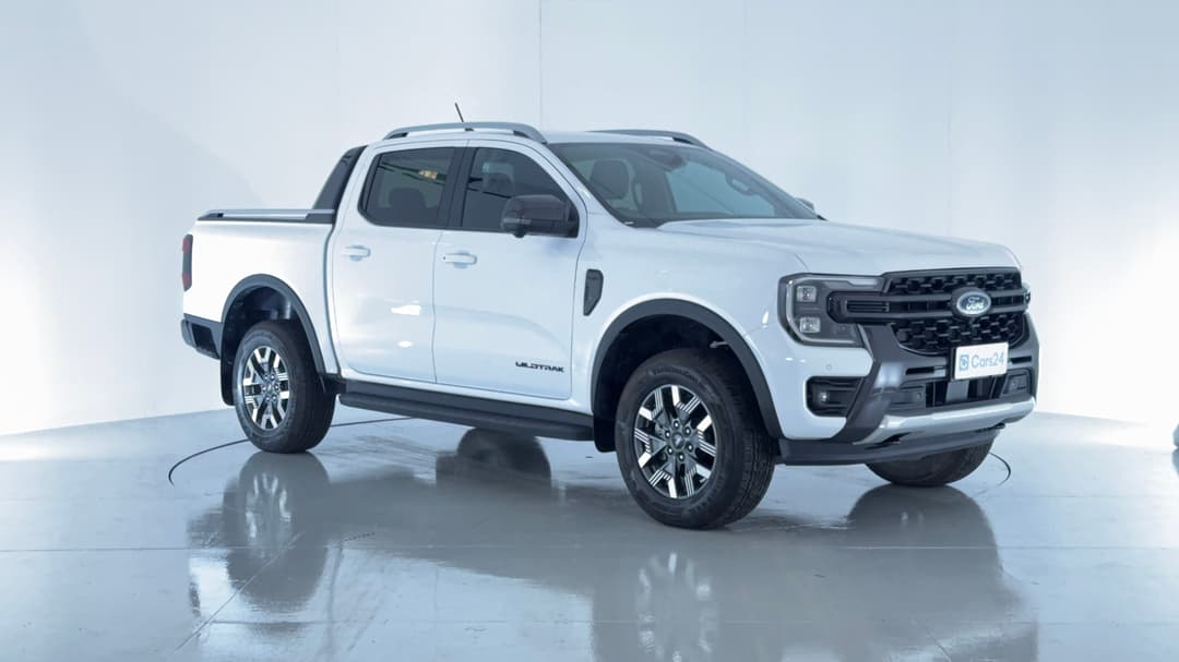 2025 Ford Ranger Phev Wildtrak (4x4), Automatic, 17887 km, Right Front Diagonal (45- Degree) View