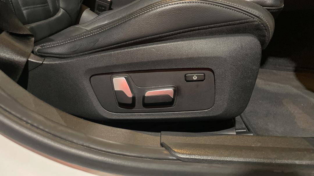 2019 BMW 3 30i M Sport, Automatic, 61035 km, Drivers Side Adjustment Panel