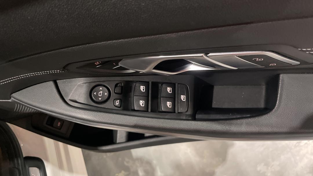 2019 BMW 3 30i M Sport, Automatic, 61035 km, Drivers Side Door Panel Controls