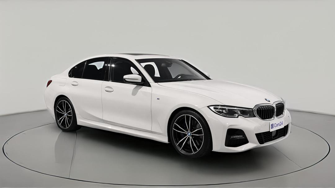 2019 BMW 3 30i M Sport, Automatic, 61035 km, Right Front Diagonal (45- Degree) View