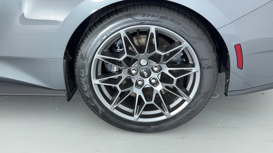 2024 Ford Mustang Gt 5.0 V8, Automatic, 3548 km, Left Rear Wheel