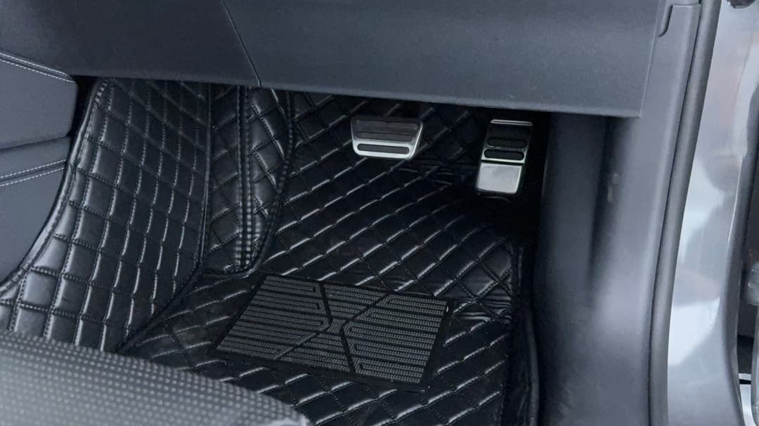 2024 Ford Mustang Gt 5.0 V8, Automatic, 3548 km, Pedals and Footmat