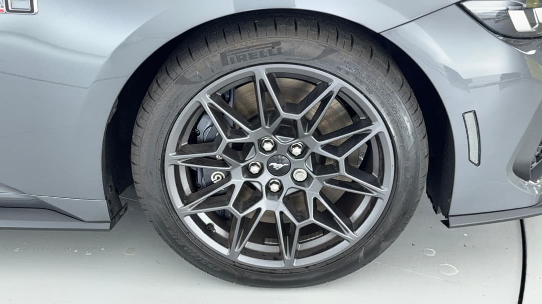 2024 Ford Mustang Gt 5.0 V8, Automatic, 3548 km, Right Front Wheel