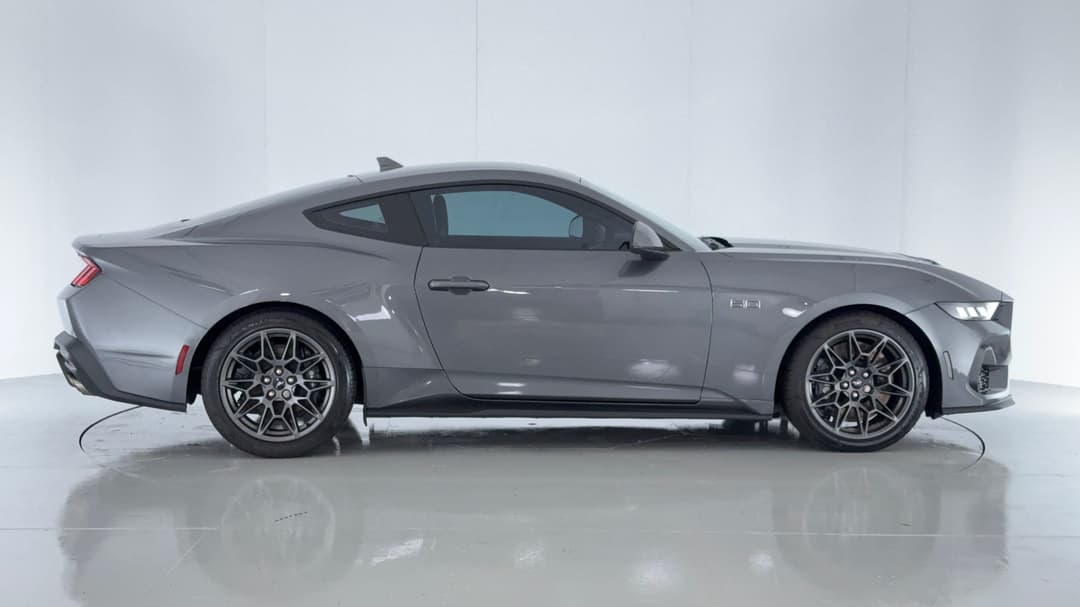 2024 Ford Mustang Gt 5.0 V8, Automatic, 3548 km, Right Side View