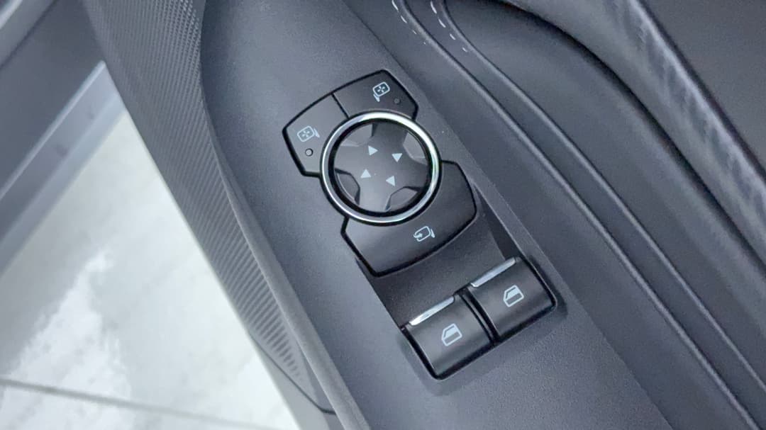 2024 Ford Mustang Gt 5.0 V8, Automatic, 3548 km, Drivers Side Door Panel Controls