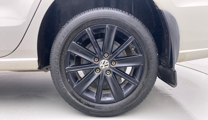 2015 Volkswagen Vento HIGHLINE 1.5 AT, Diesel, Automatic, 99,014 km, Left Rear Wheel