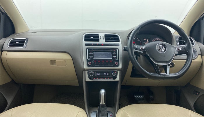 2015 Volkswagen Vento HIGHLINE 1.5 AT, Diesel, Automatic, 99,014 km, Dashboard