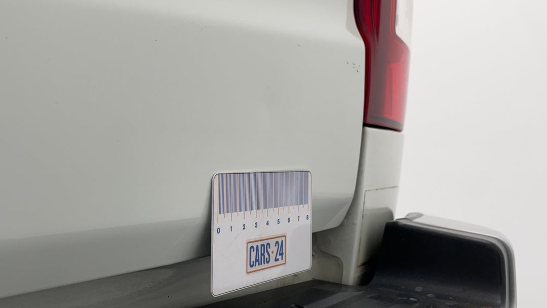 Boot / Tailgate Tailgate Dent