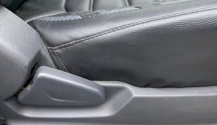 2016 Renault Kwid RXL, Petrol, Manual, 46,637 km, Driver Side Adjustment Panel