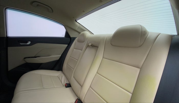 2020 Hyundai Verna 1.6 VTVT SX, Petrol, Manual, 40,516 km, Right Side Rear Door Cabin