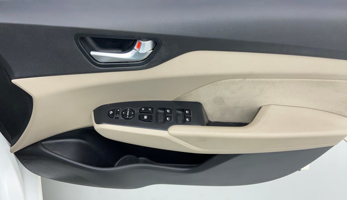 2020 Hyundai Verna 1.6 VTVT SX, Petrol, Manual, 40,516 km, Driver Side Door Panels Control